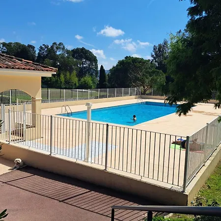 Tatil Evi 110m With Swimming Pools Ac And Garage - Benakey