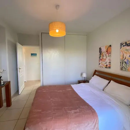 Modern House's - Swimming Pools Ac And Garage - Benakey