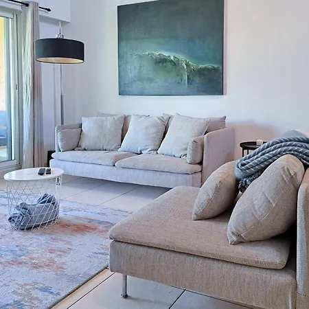 Semesterbostad Modern House's - Swimming Pools Ac And Garage - Benakey
